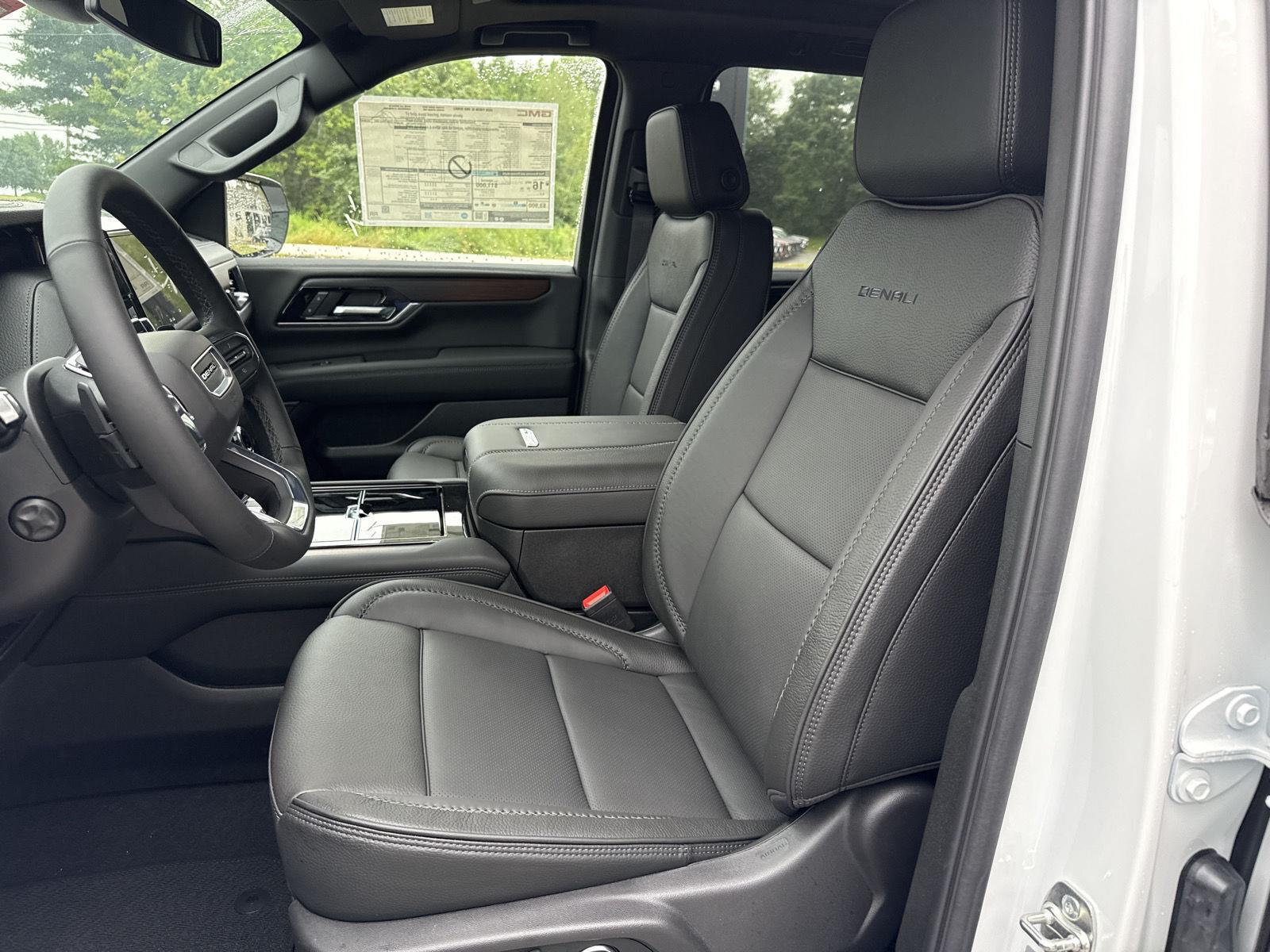 2026 GMC Yukon XL Denali - Photo 19