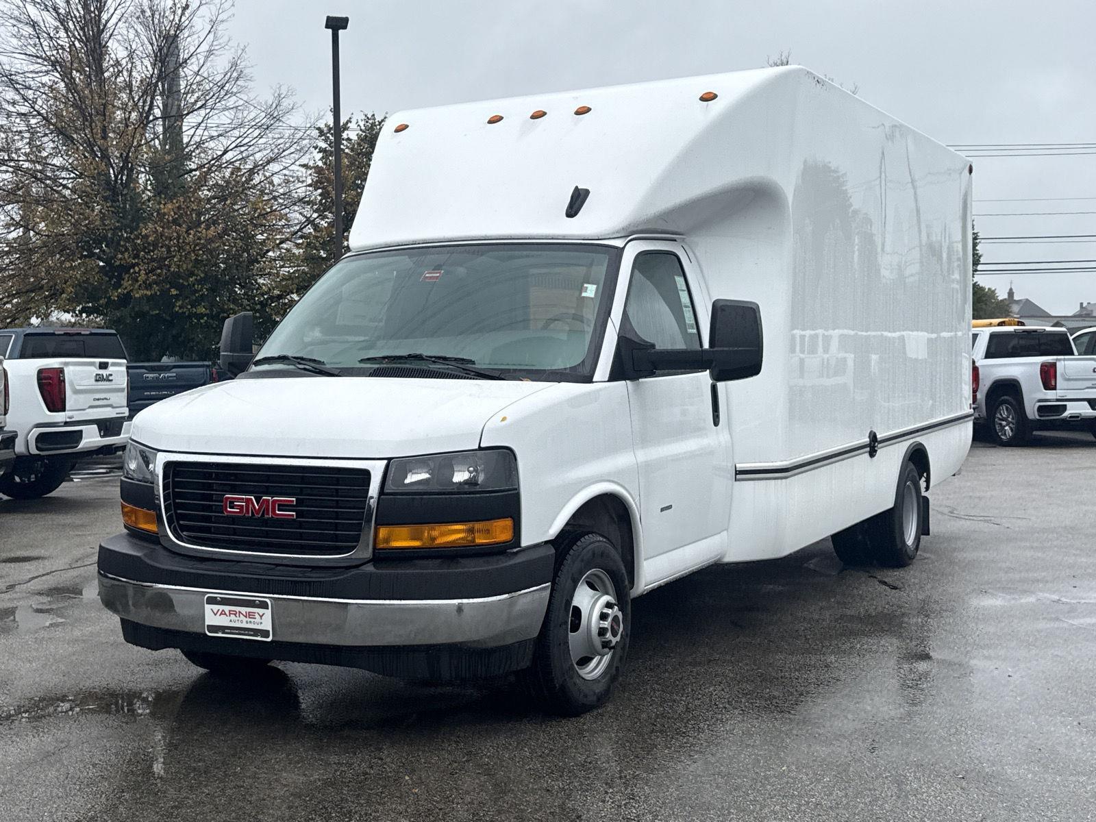 2026 GMC Savana Cutaway 3500 1WT Truck