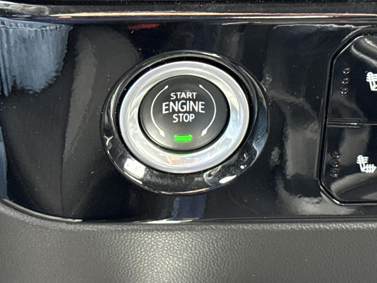 2023 Chevrolet Silverado 1500 RST - Photo 16