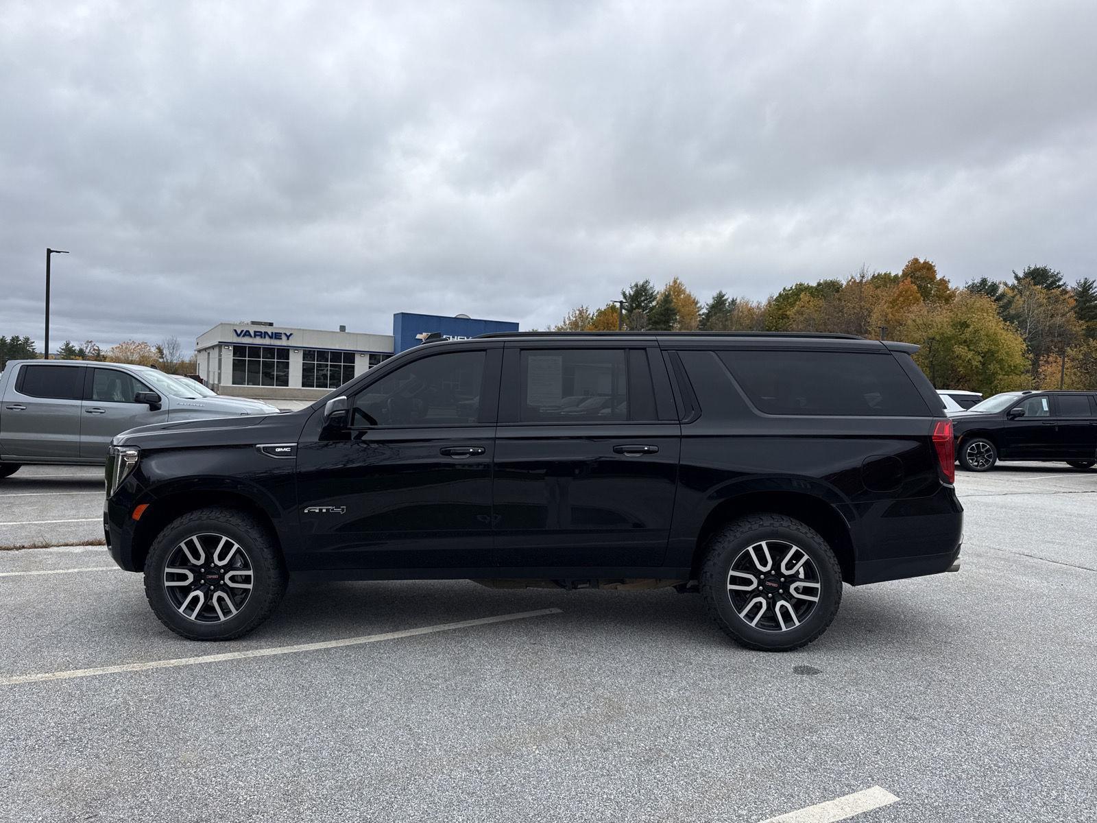 2023 GMC Yukon XL AT4 - Photo 8
