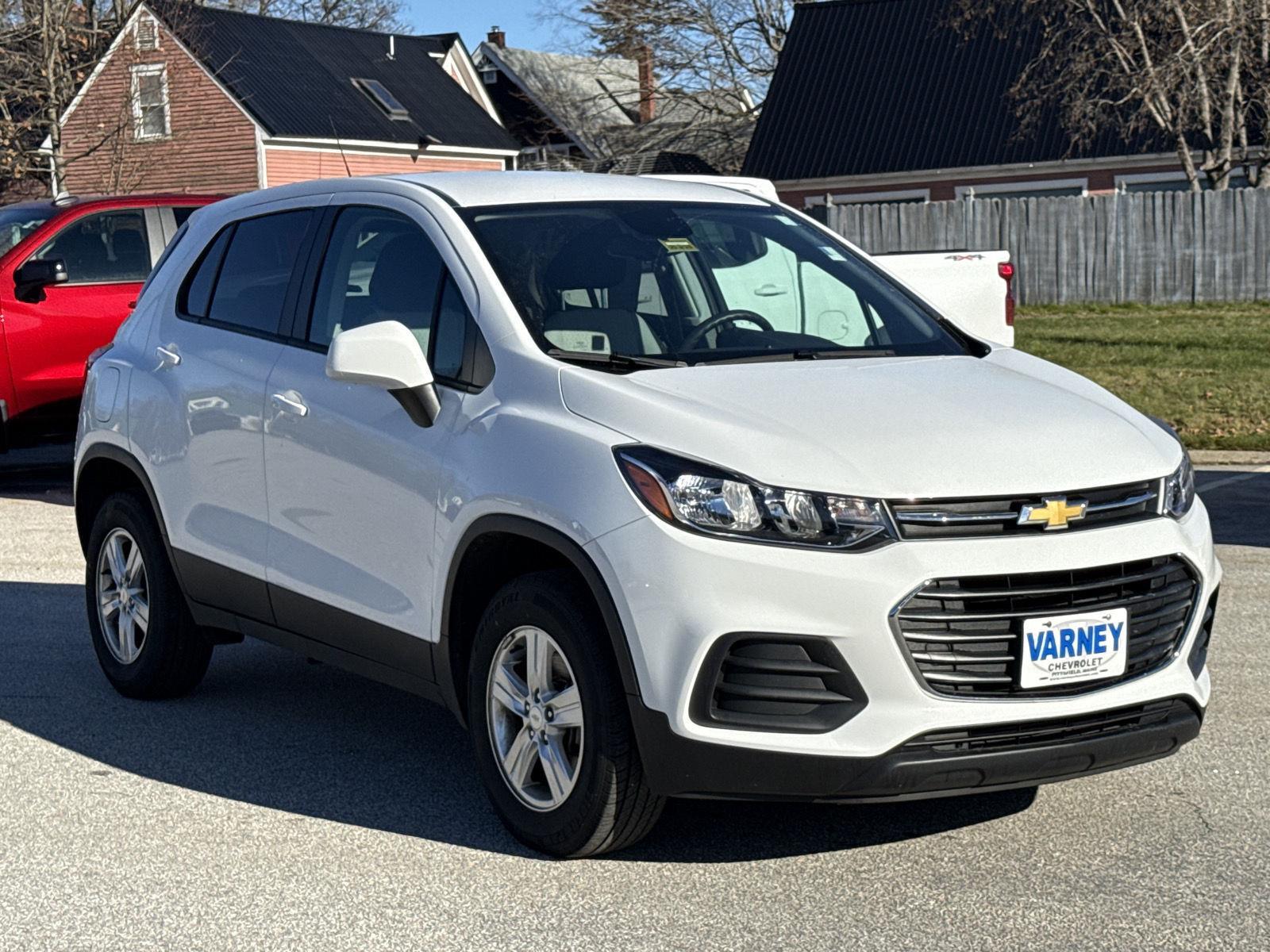 2022 Chevrolet Trax LS photo 3