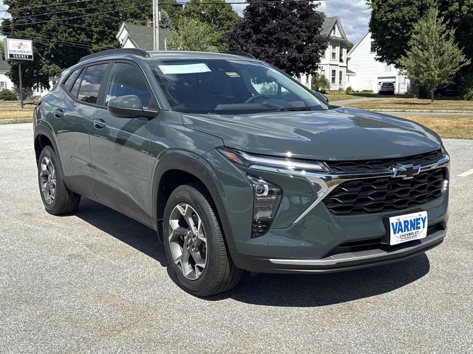 2025 Chevrolet Trax LT photo 3