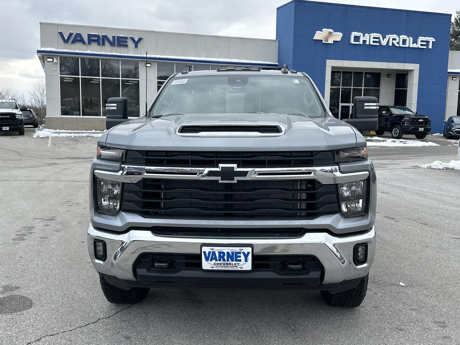 2025 Chevrolet Silverado 2500HD LT photo 2