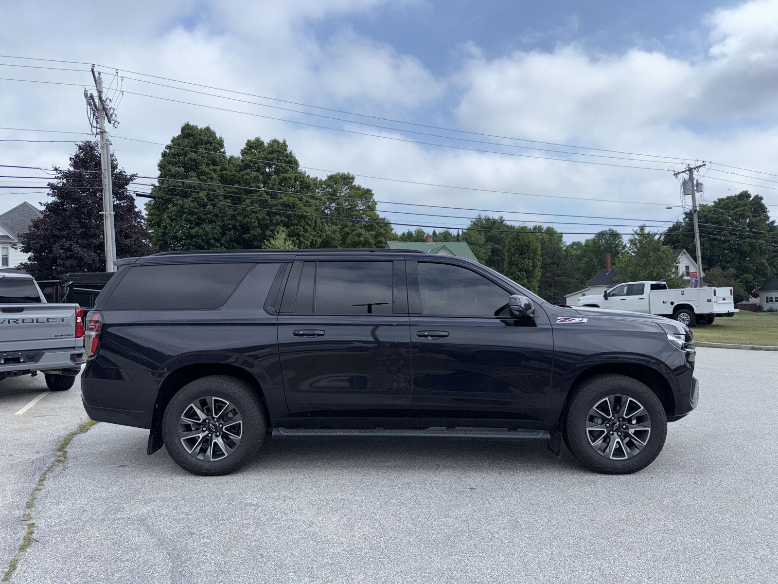 2024 Chevrolet Suburban Z71 photo 3