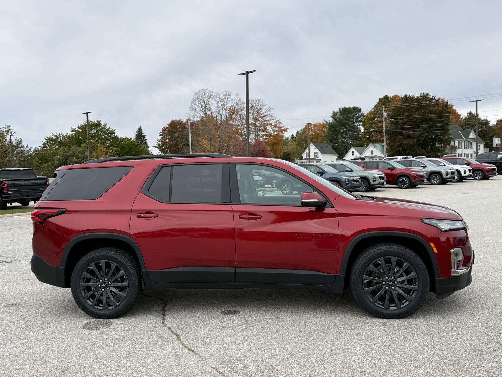 2023 Chevrolet Traverse RS photo 3