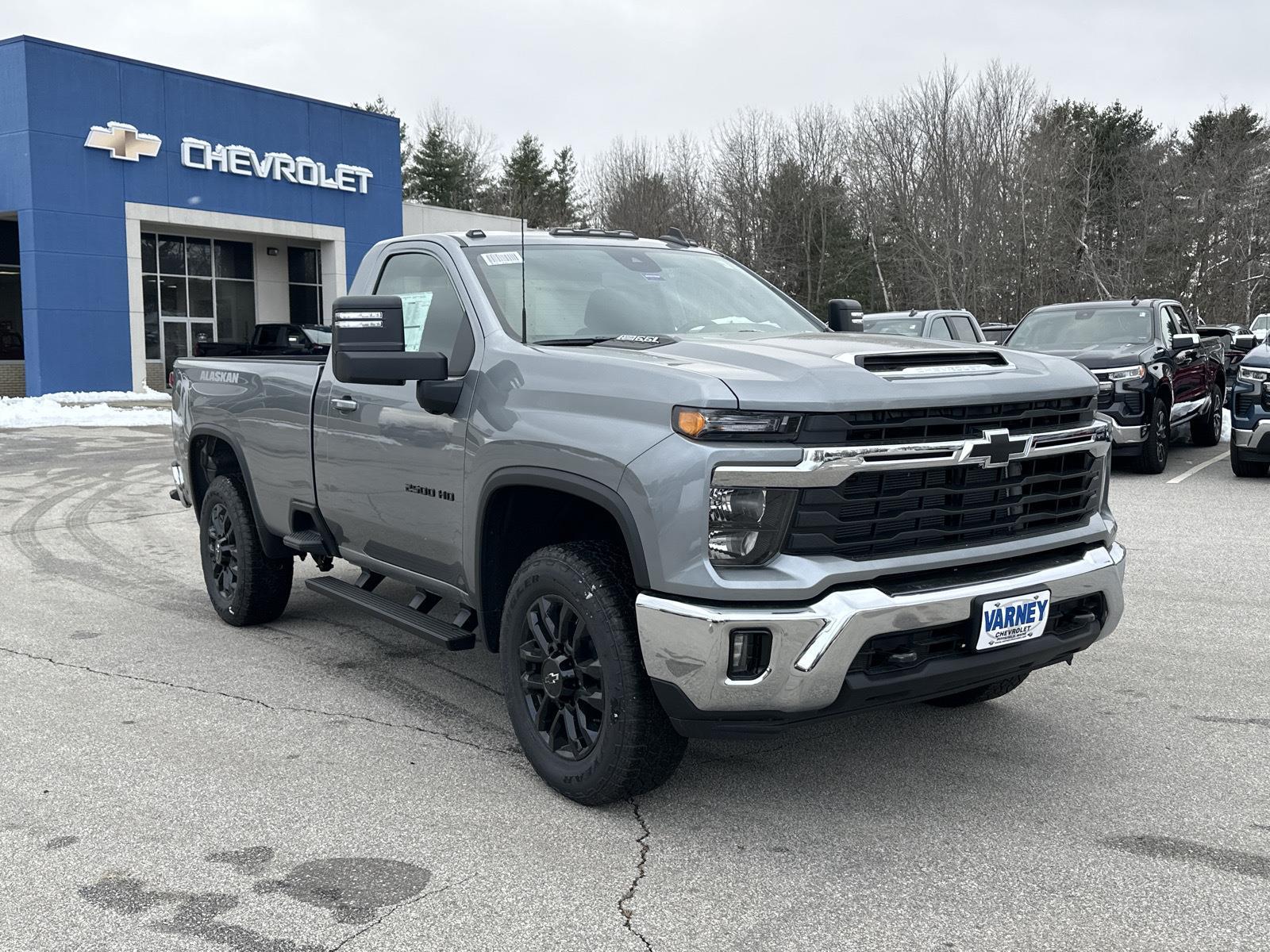 2025 Chevrolet Silverado 2500HD LT photo 3