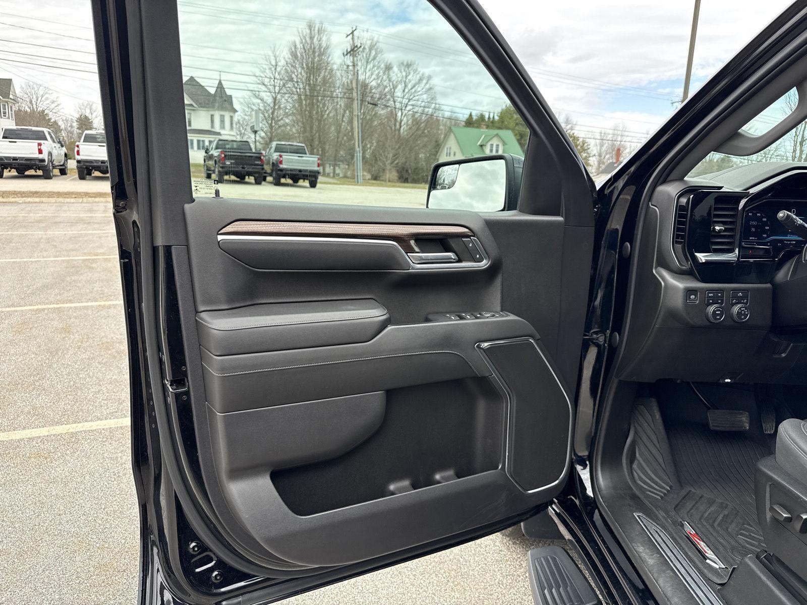2023 Chevrolet Silverado 1500 RST - Photo 10