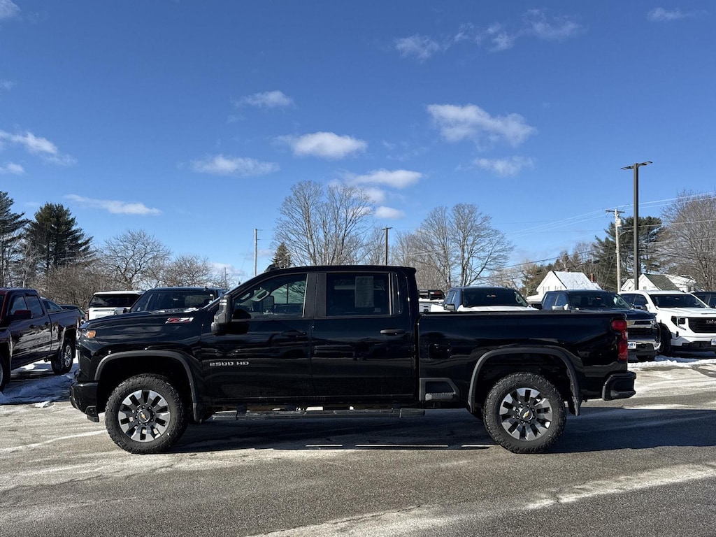 Used 2025 Chevrolet Silverado 2500 HD Custom Truck Crew Cab