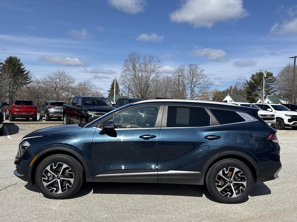 Used 2023 Kia Sportage Hybrid EX SUV