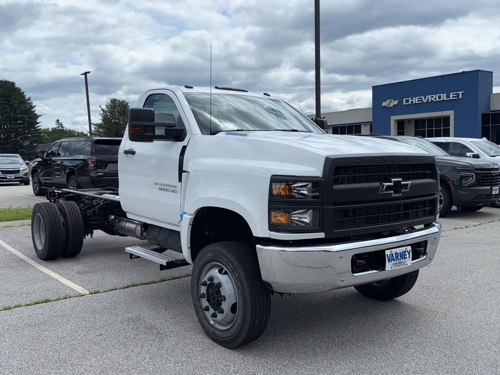 2025 Chevrolet Silverado 5500HD Work Truck photo 2