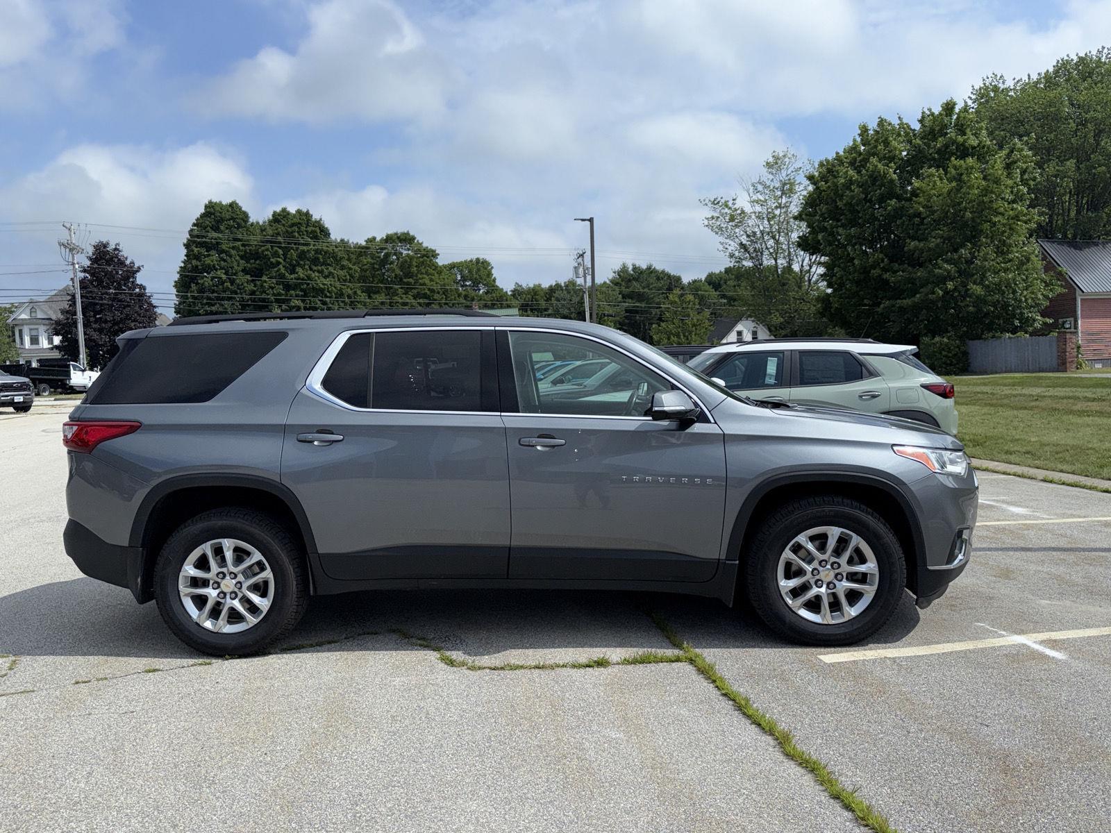 2020 Chevrolet Traverse Leather photo 3
