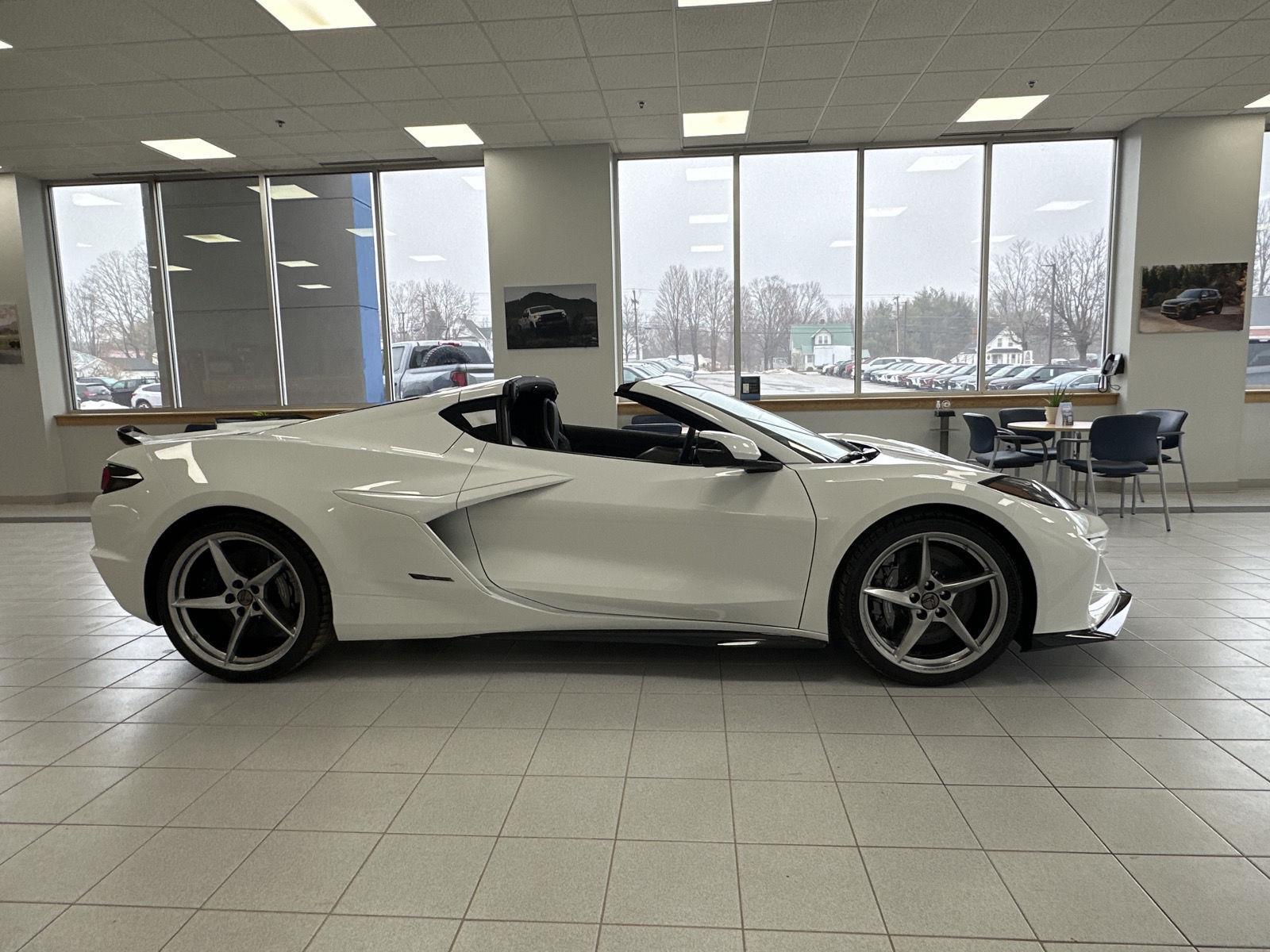 2025 Chevrolet Corvette E-Ray 2LZ Coupe photo 4