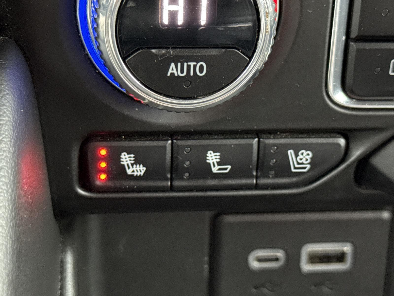 2023 GMC Yukon XL AT4 - Photo 19