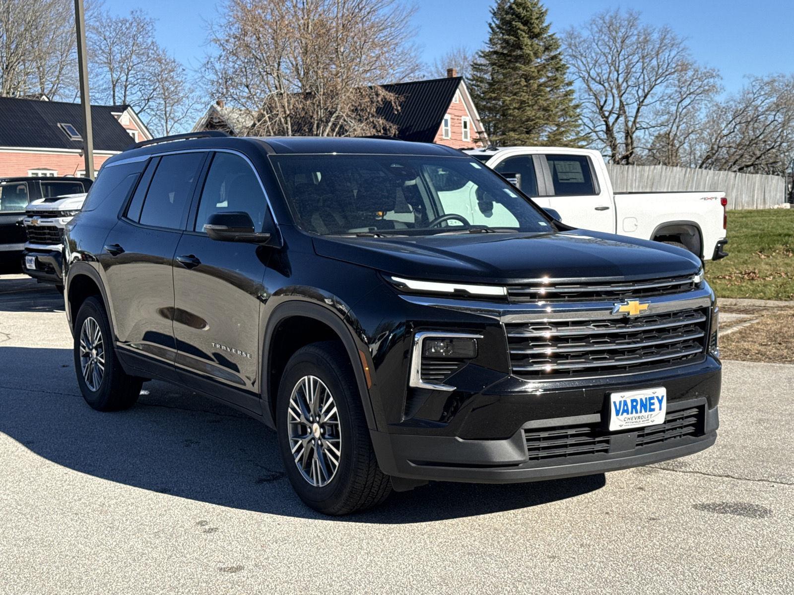 2025 Chevrolet Traverse photo 2