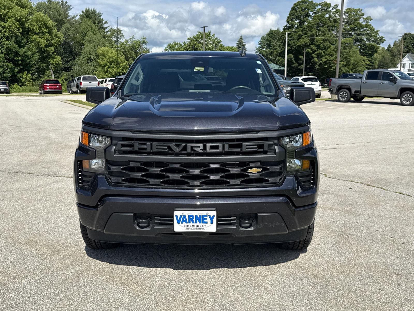 2023 Chevrolet Silverado 1500 Custom photo 2