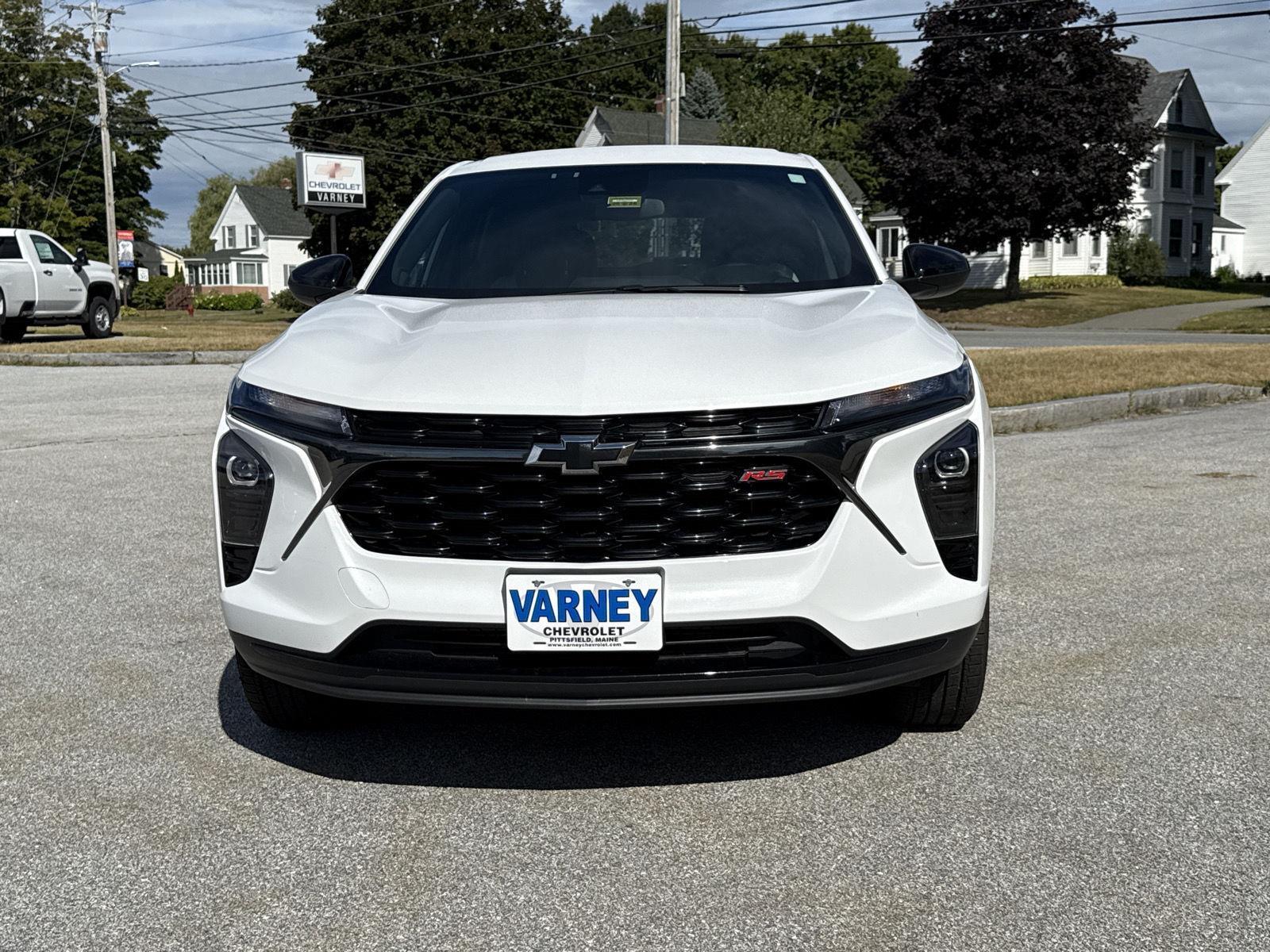 2024 Chevrolet Trax photo 2