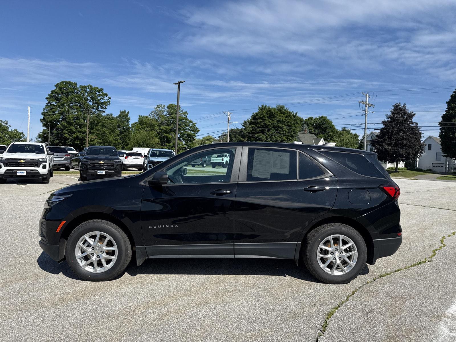 2022 Chevrolet Equinox LS photo 4