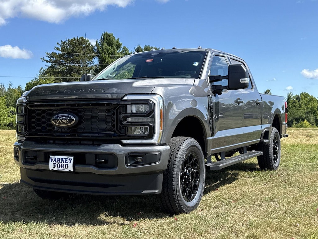 New 2026 Ford Super Duty F-350 SRW XLT Truck Crew Cab