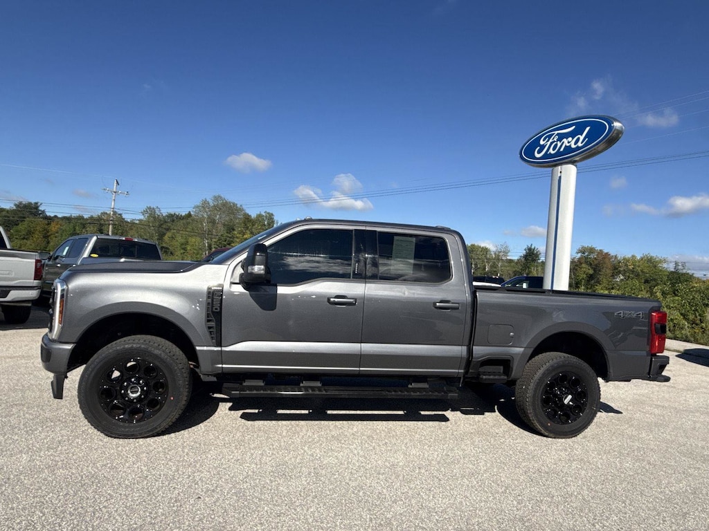 Used 2024 Ford Super Duty F-250 SRW LARIAT Truck Crew Cab