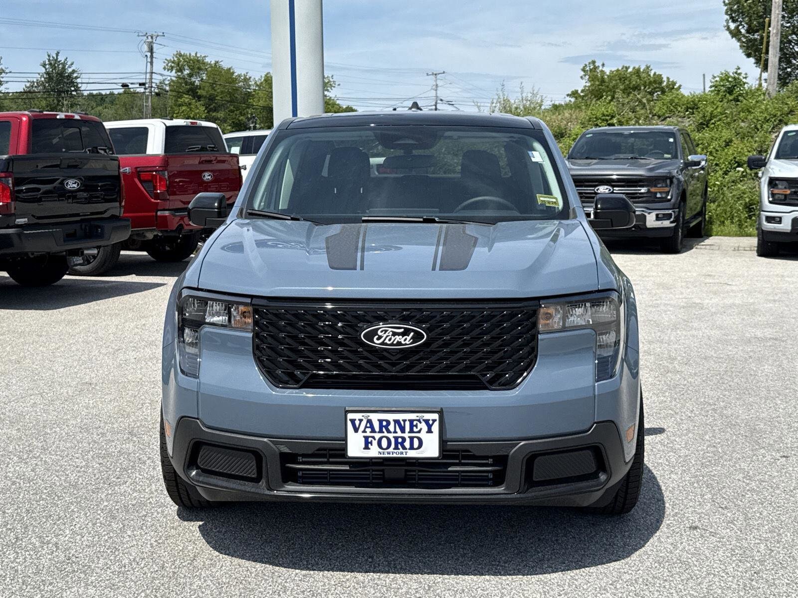 2025 Ford Maverick XLT photo 2
