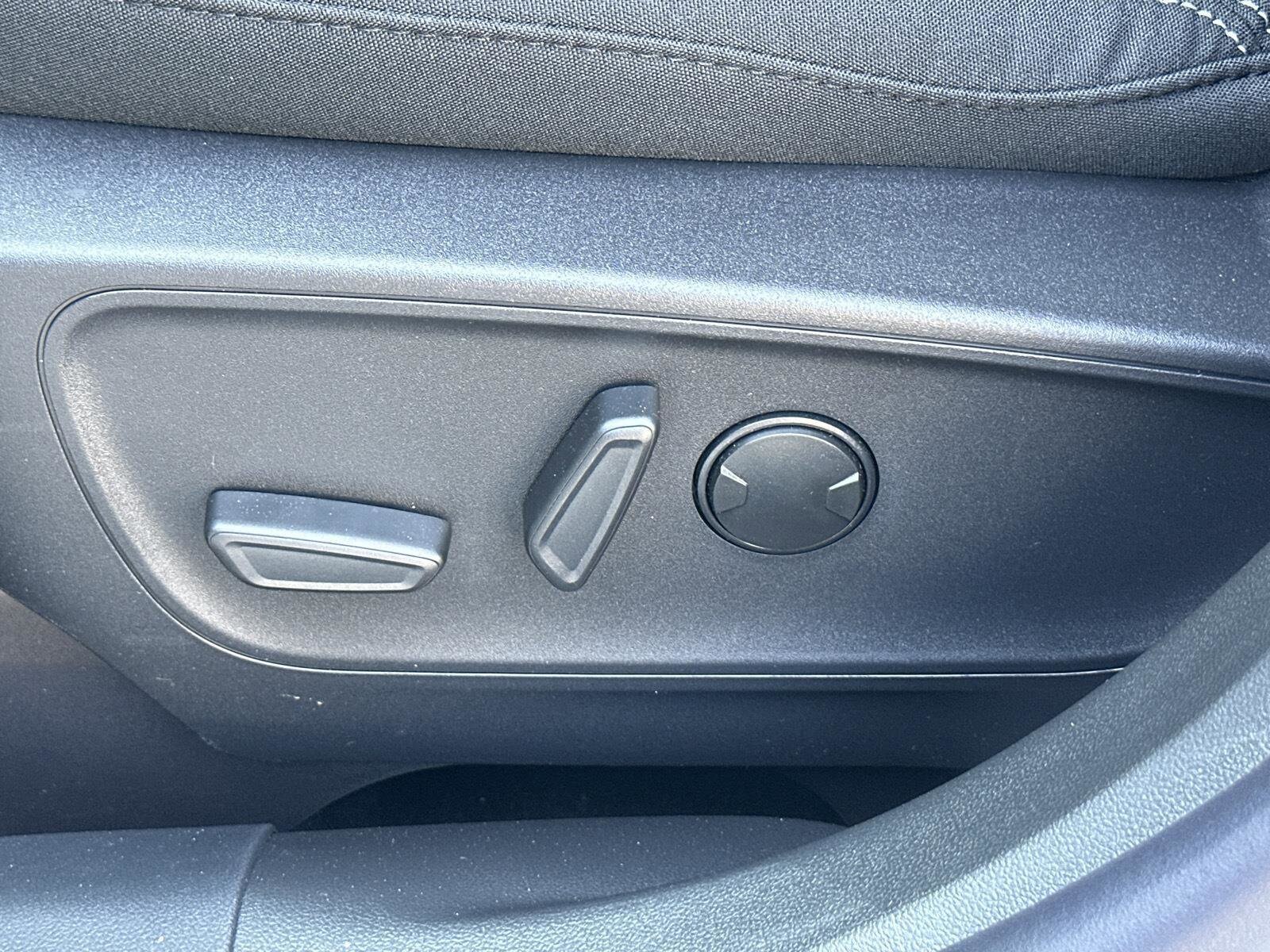 2025 Ford Escape Plug-in hybrid PHEV - Photo 11