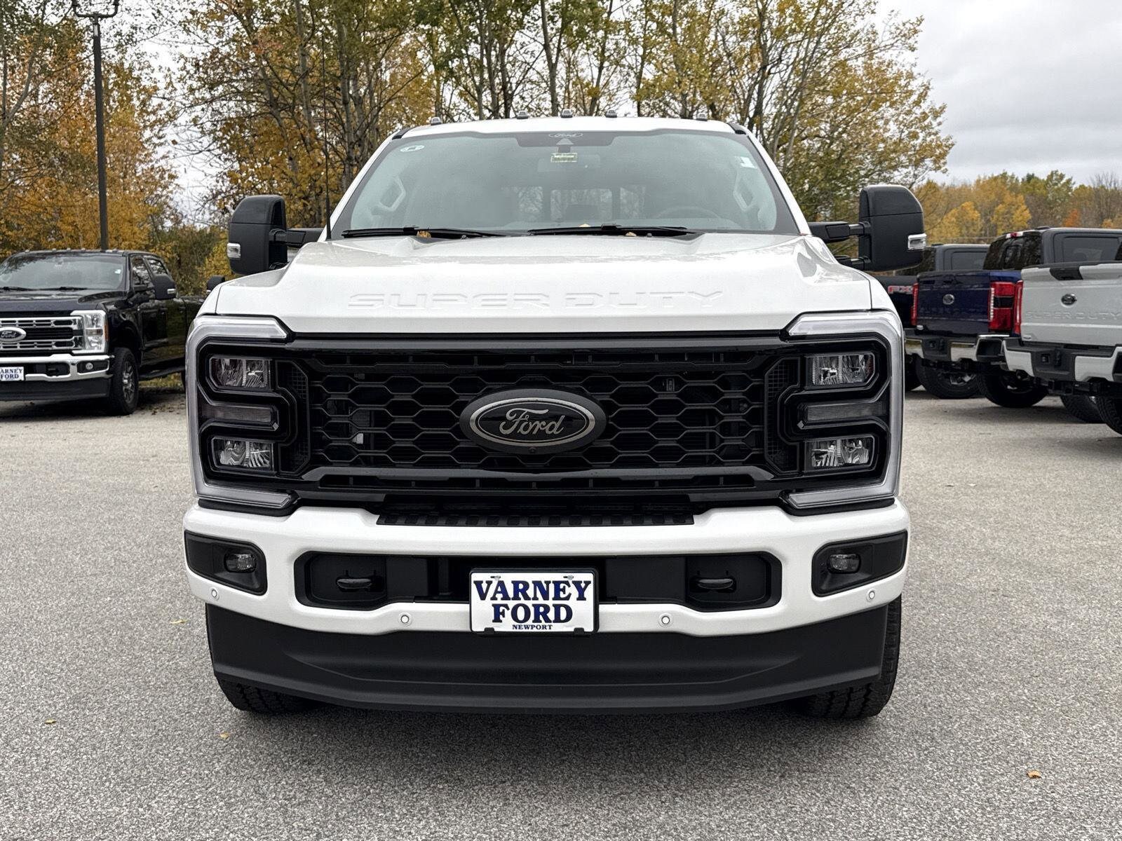 2026 Ford F-350 Lariat photo 2