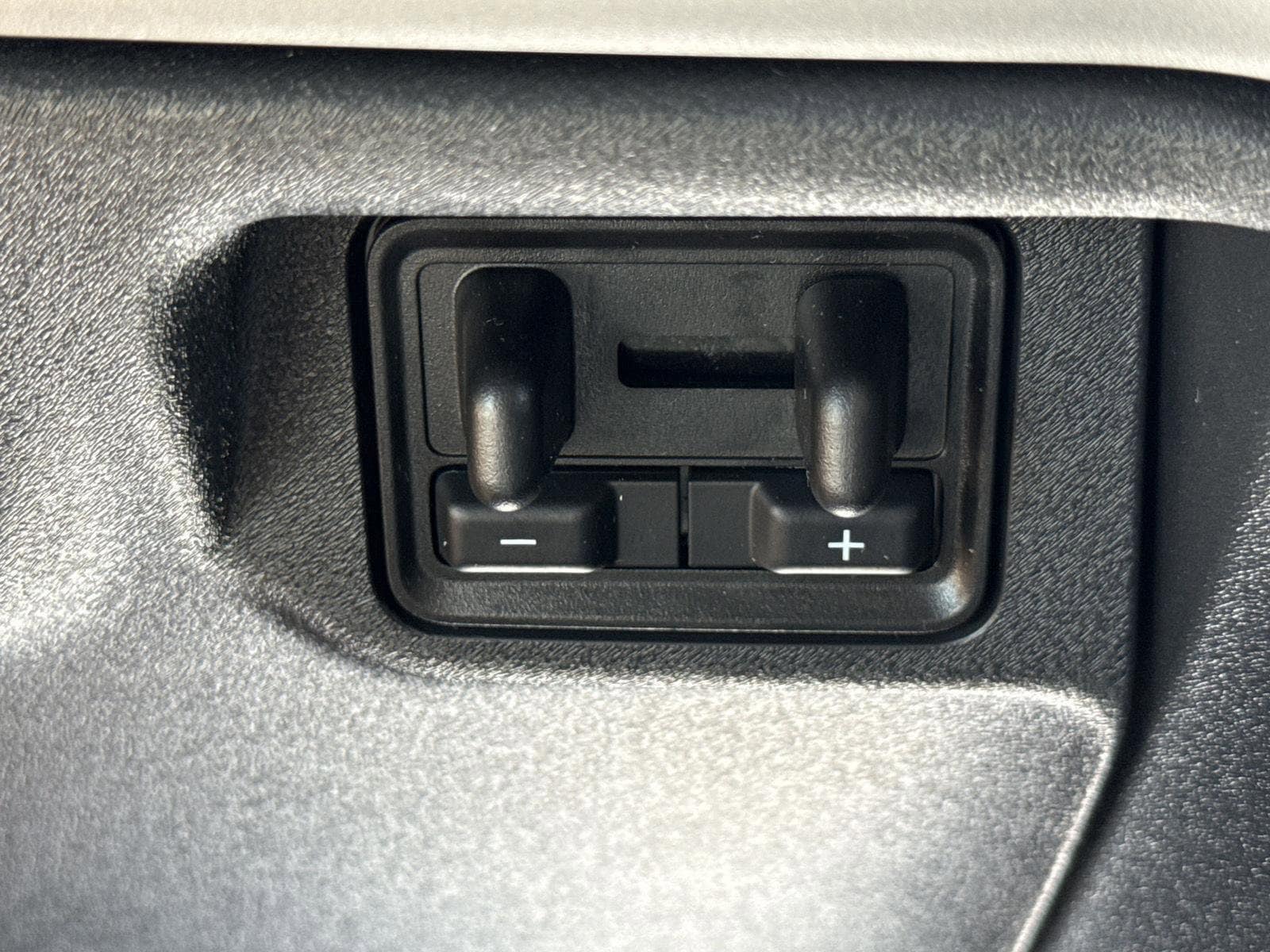 2025 Ford Expedition Active - Photo 17