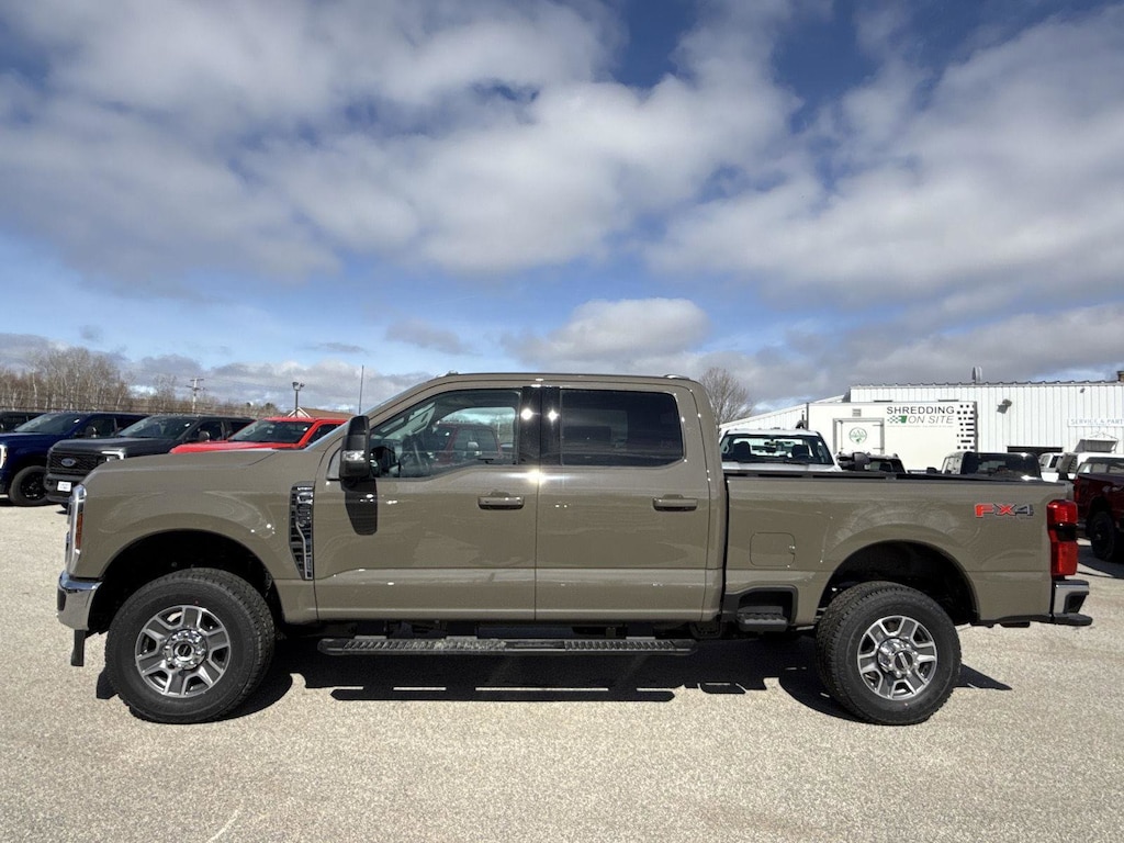 New 2026 Ford Super Duty F-350 SRW LARIAT Truck Crew Cab