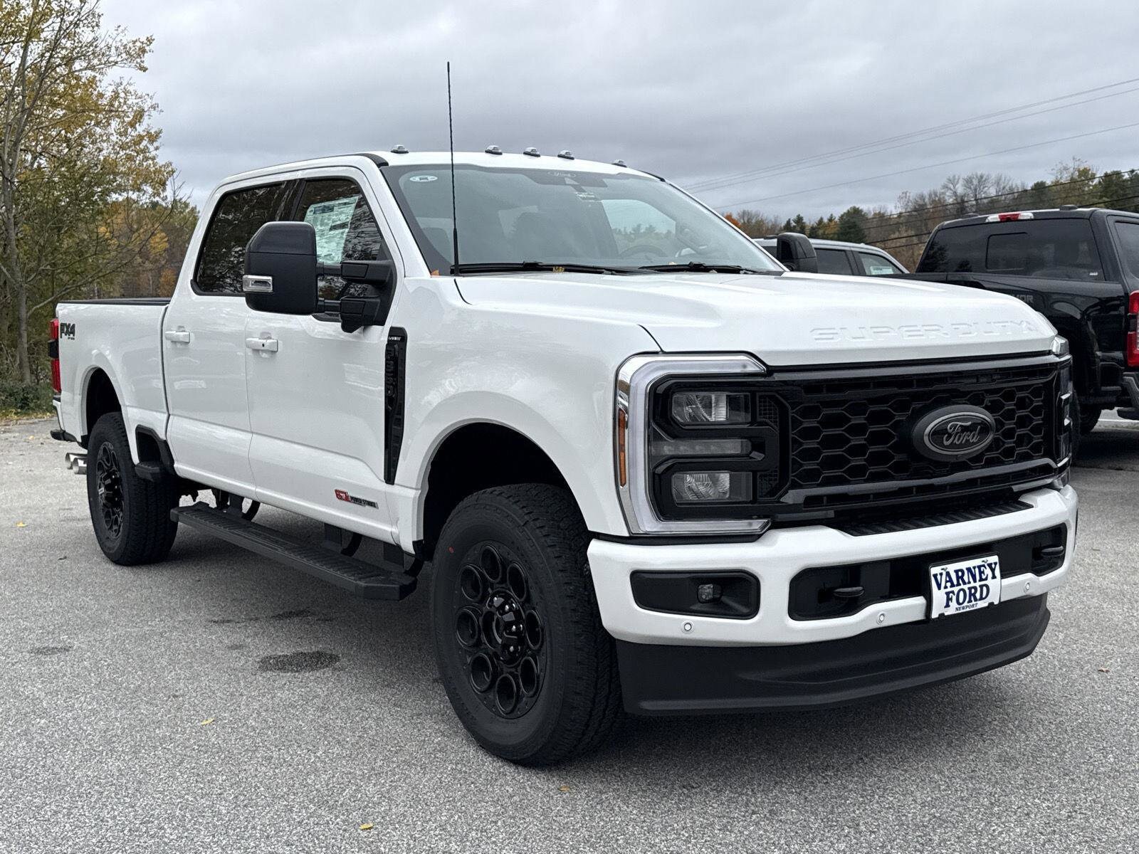 2026 Ford F-350 Lariat photo 3
