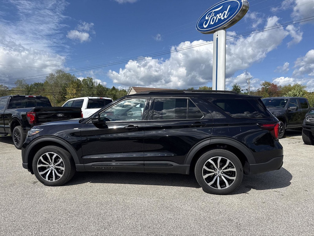 Used 2025 Ford Explorer ST-Line SUV