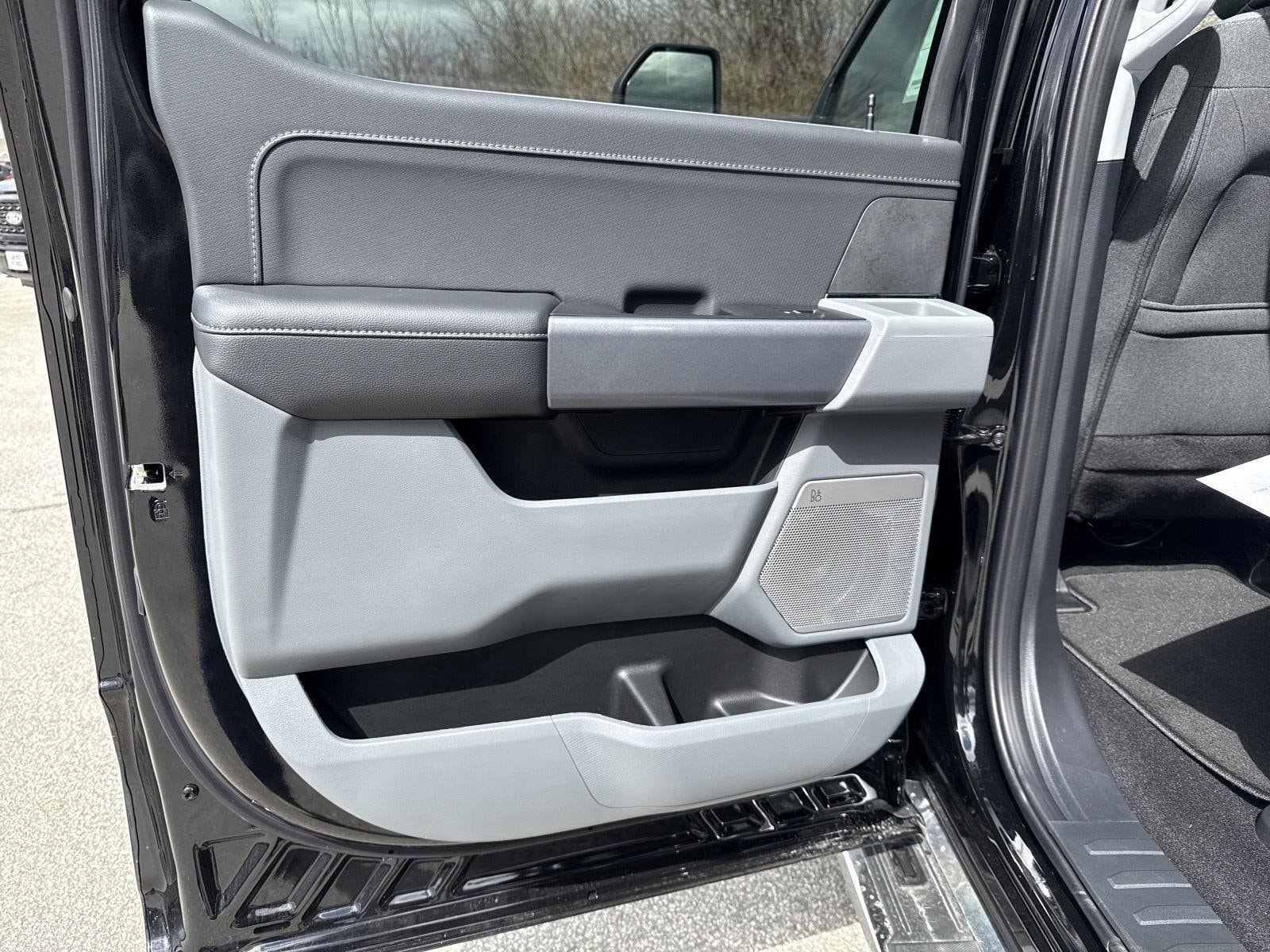 2025 Ford F-150 XLT - Photo 16