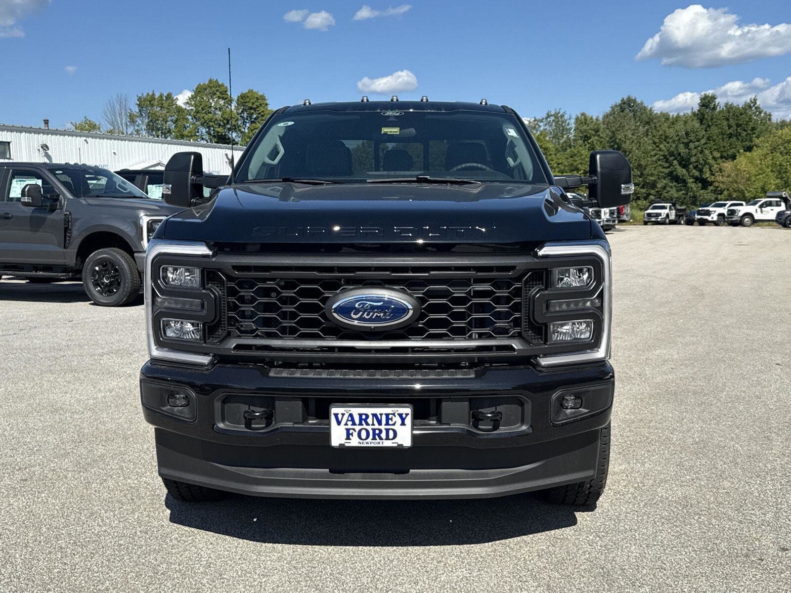 2025 Ford F-350 XL photo 2