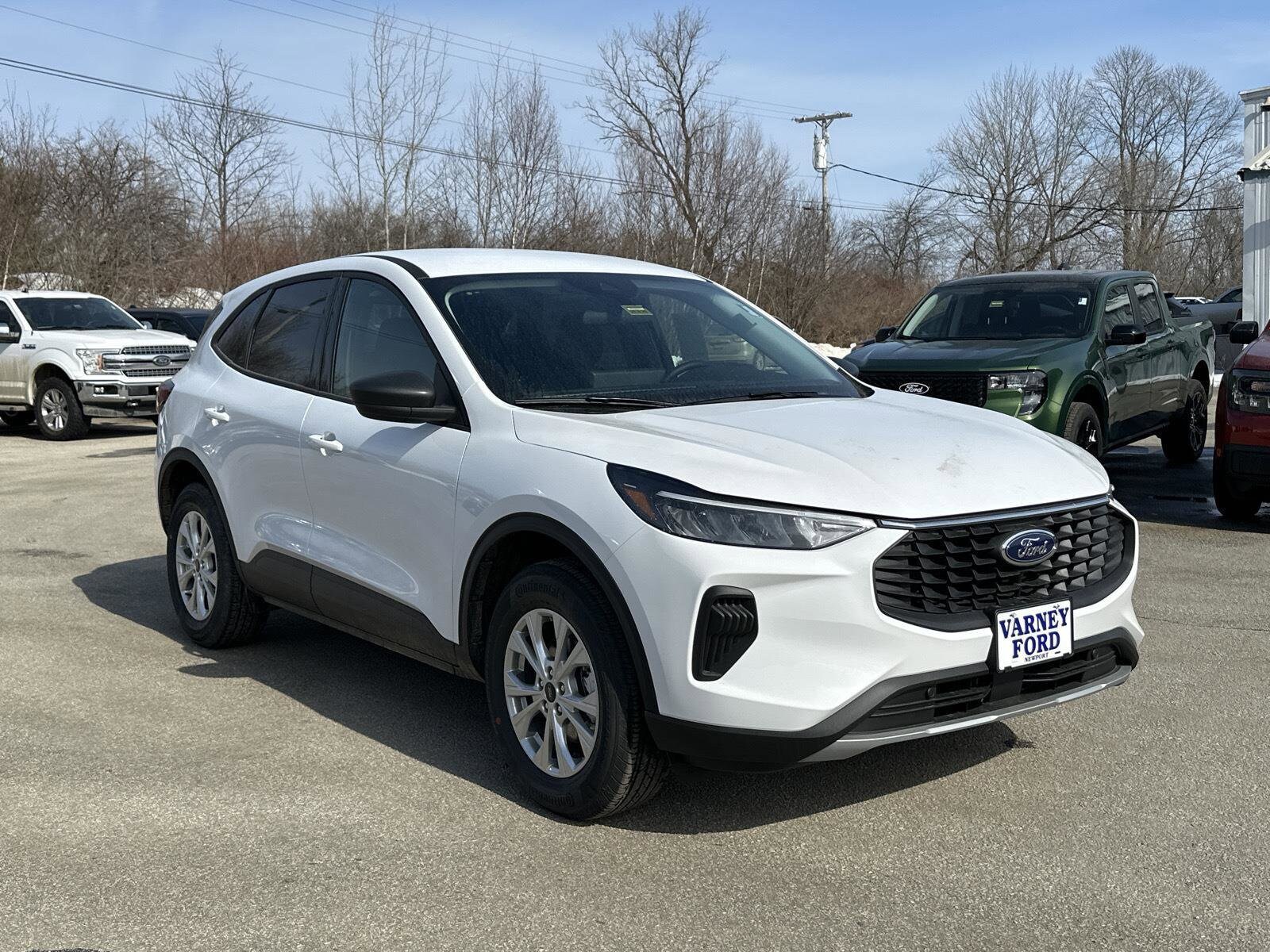 2025 Ford Escape photo 3