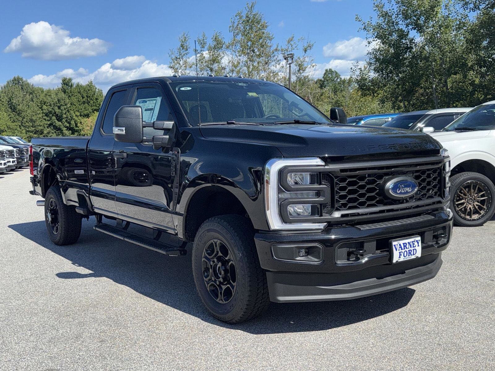 2025 Ford F-350 XL photo 3