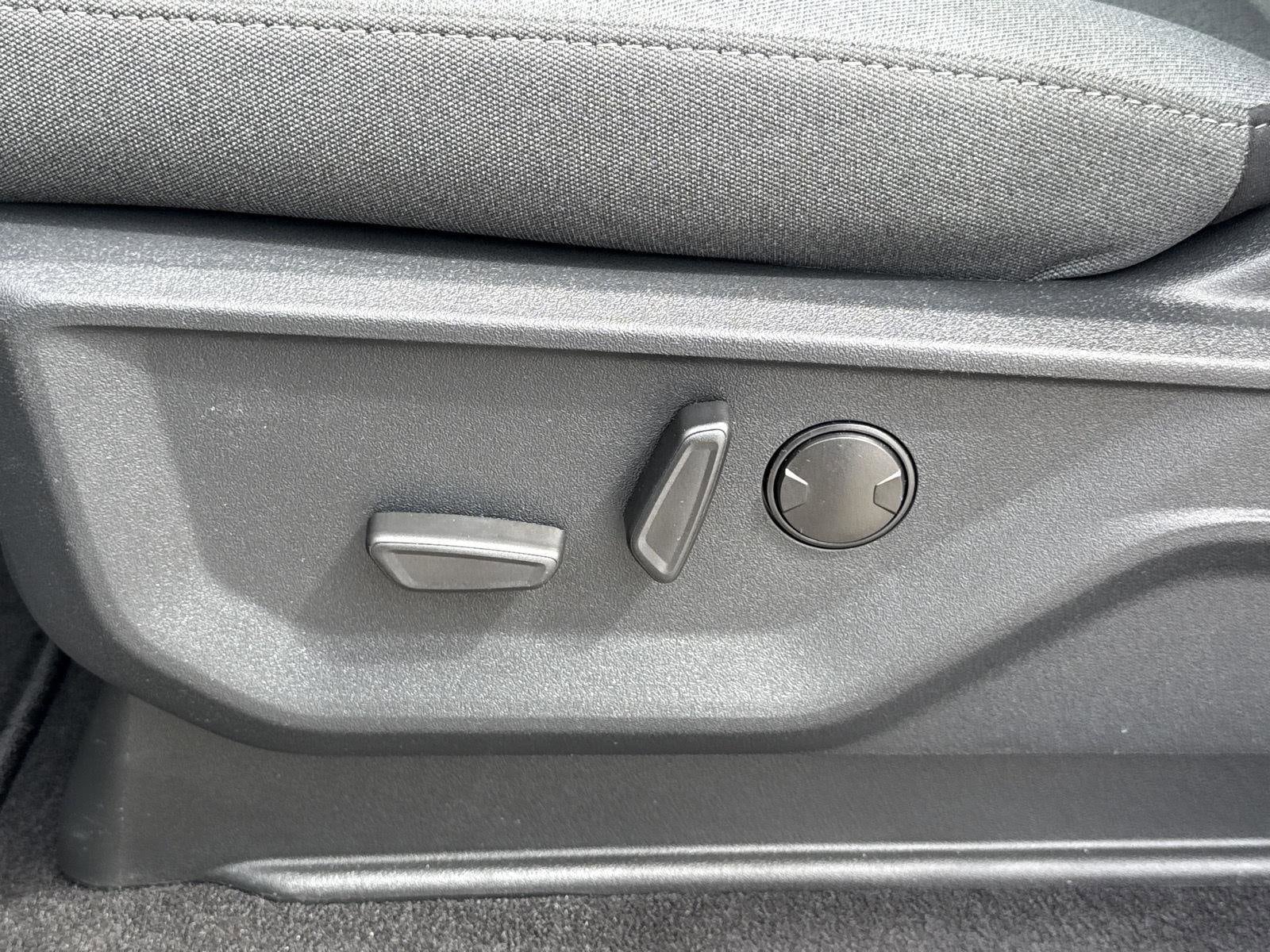 2025 Ford F-150 XLT - Photo 18