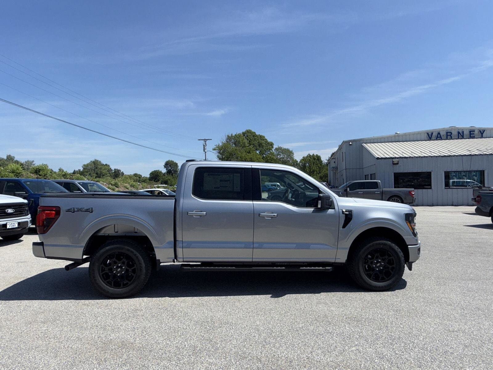 2025 Ford F-150 XLT photo 4