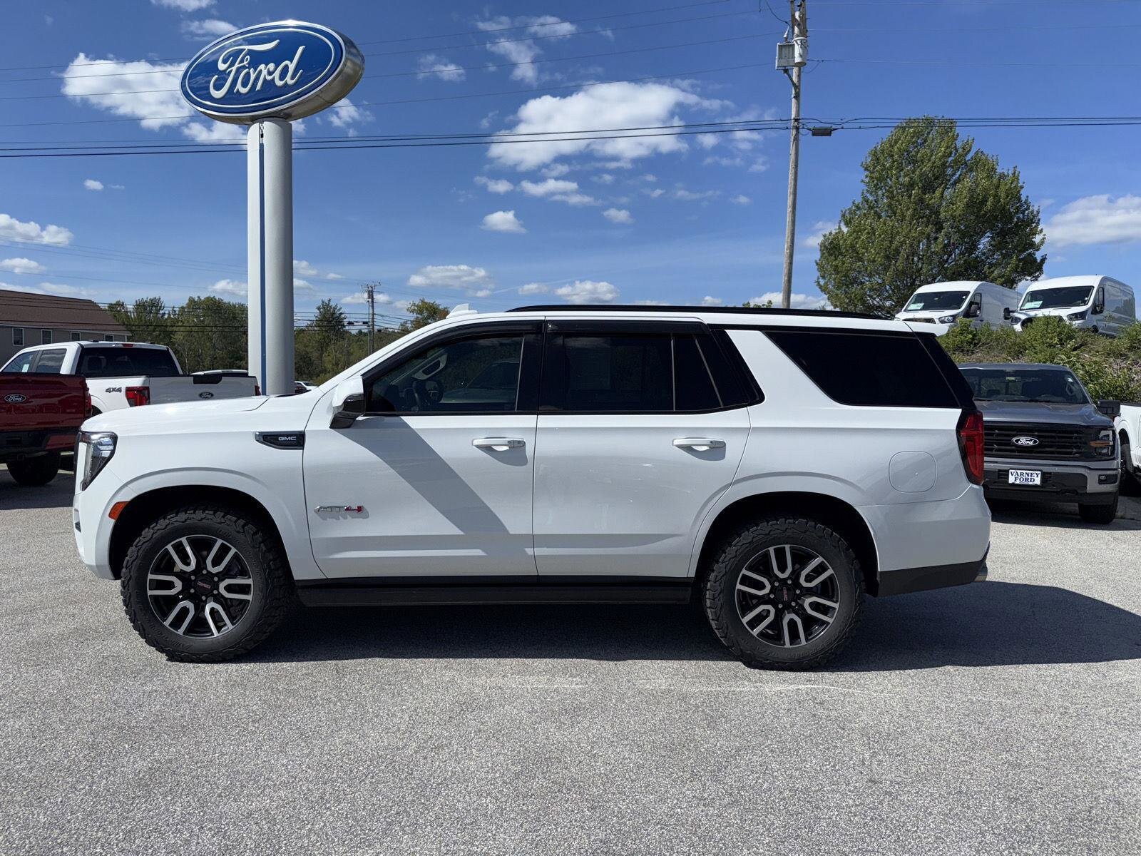 2022 Gmc Yukon AT4 photo 2