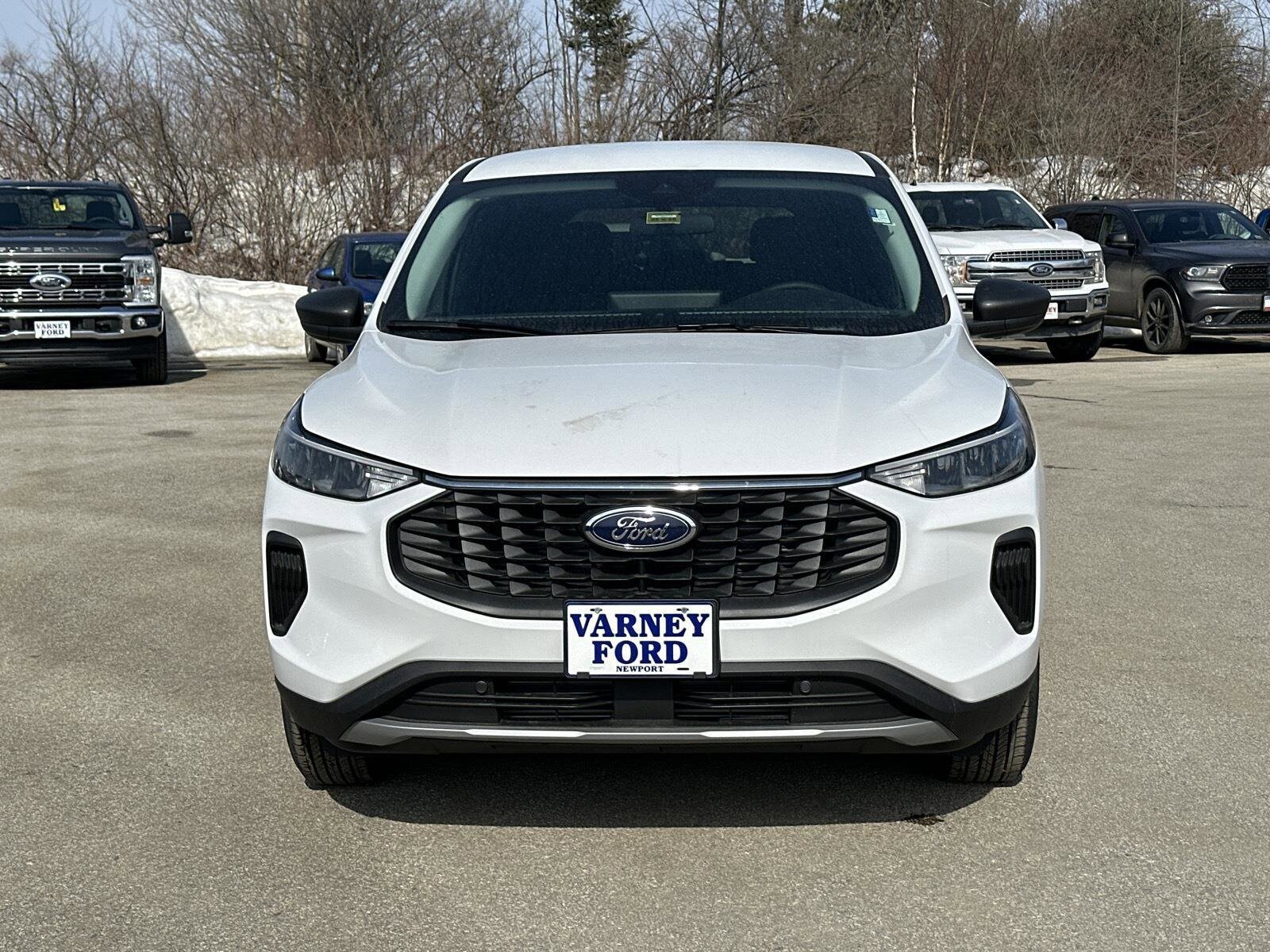 2025 Ford Escape photo 2