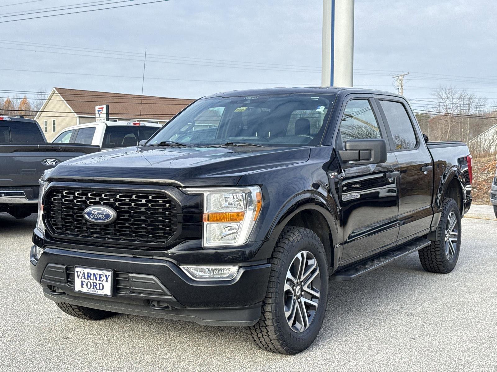 2021 Ford F-150 XL's photo