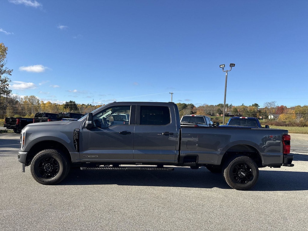 Used 2024 Ford Super Duty F-350 SRW XL Truck Crew Cab