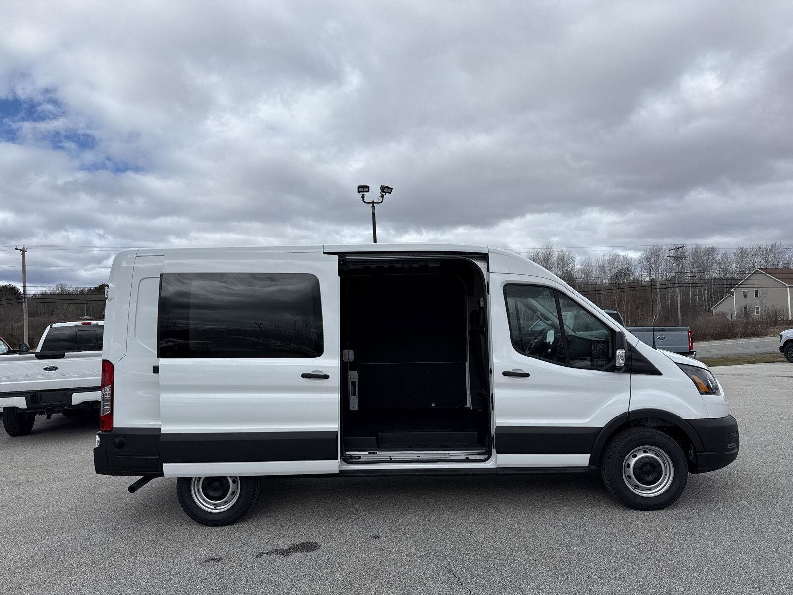 2025 Ford Transit Cargo Van photo 4