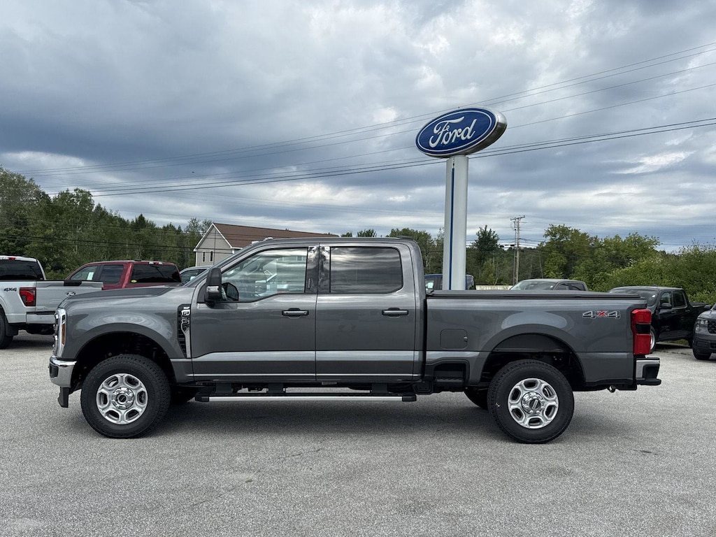 New 2026 Ford Super Duty F-350 SRW XLT Truck Crew Cab