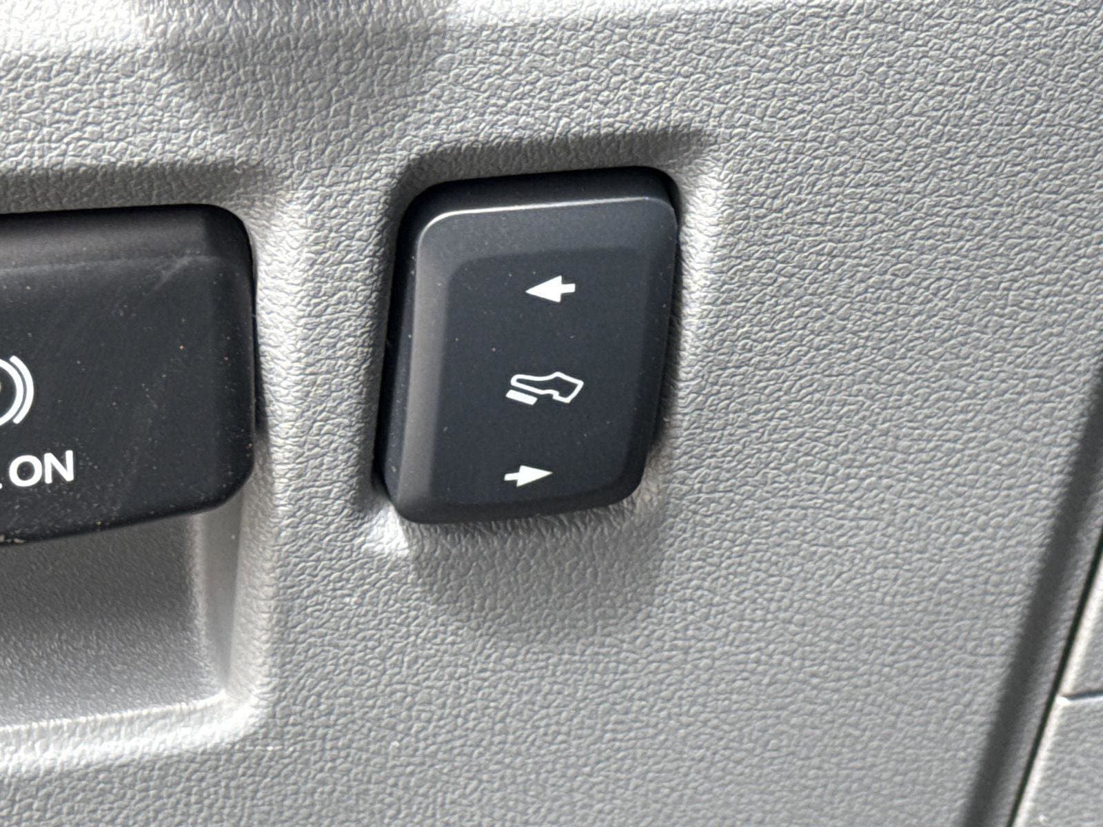 2025 Ford F-150 XLT - Photo 19