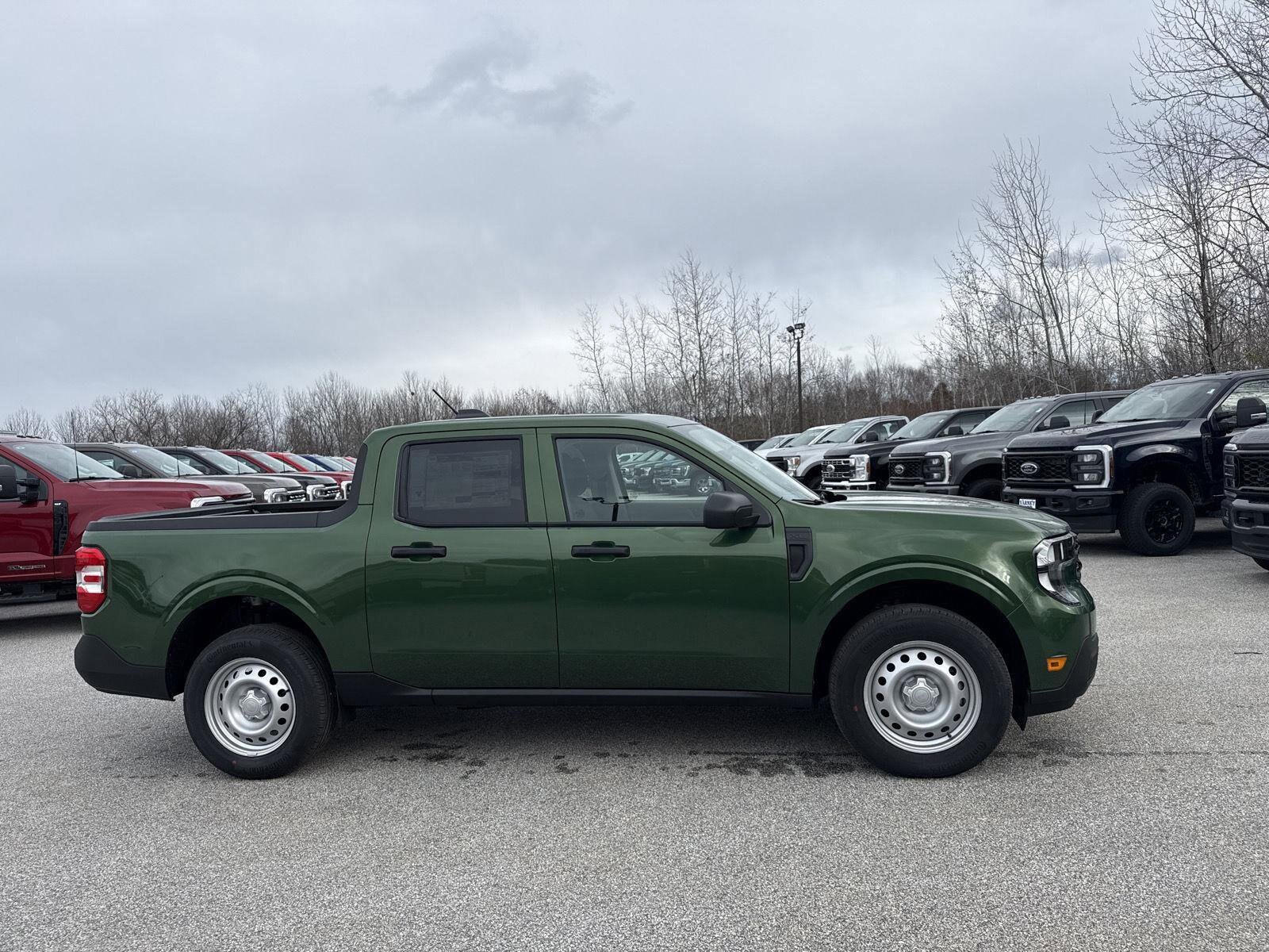 2025 Ford Maverick XL photo 4