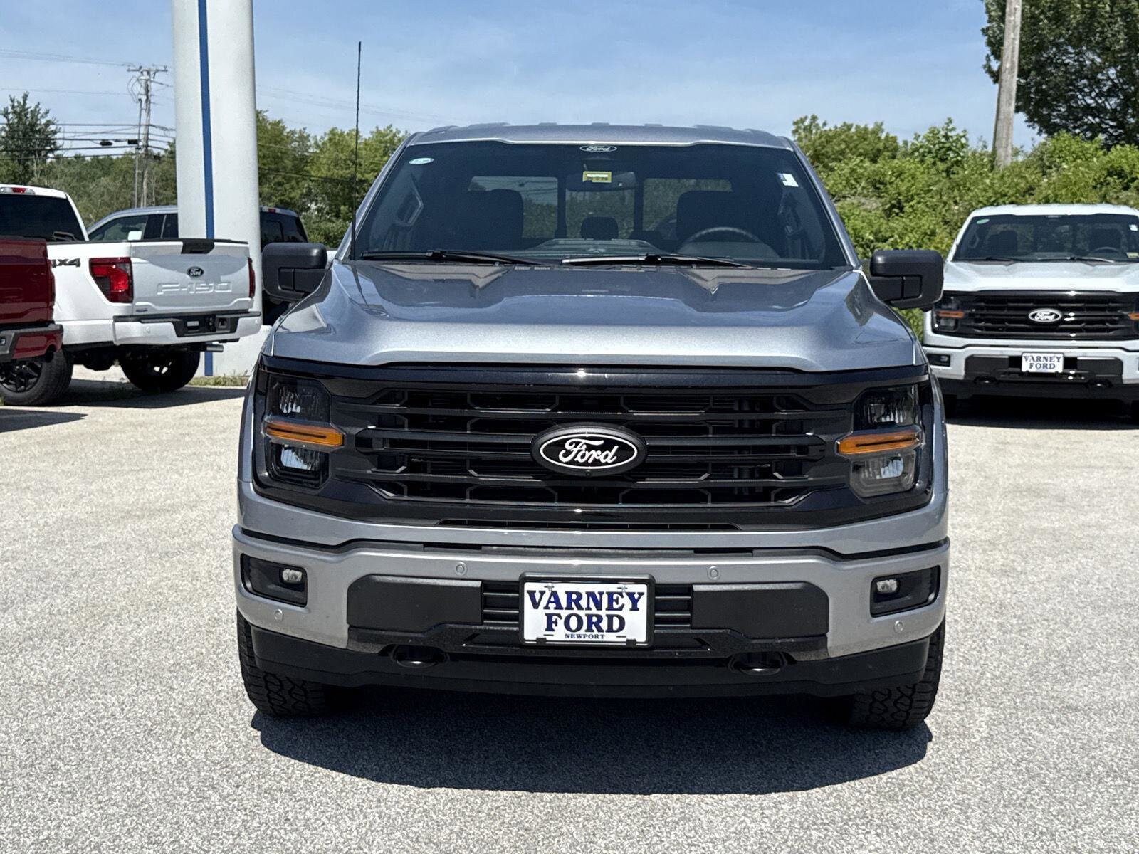 2025 Ford F-150 XLT photo 2