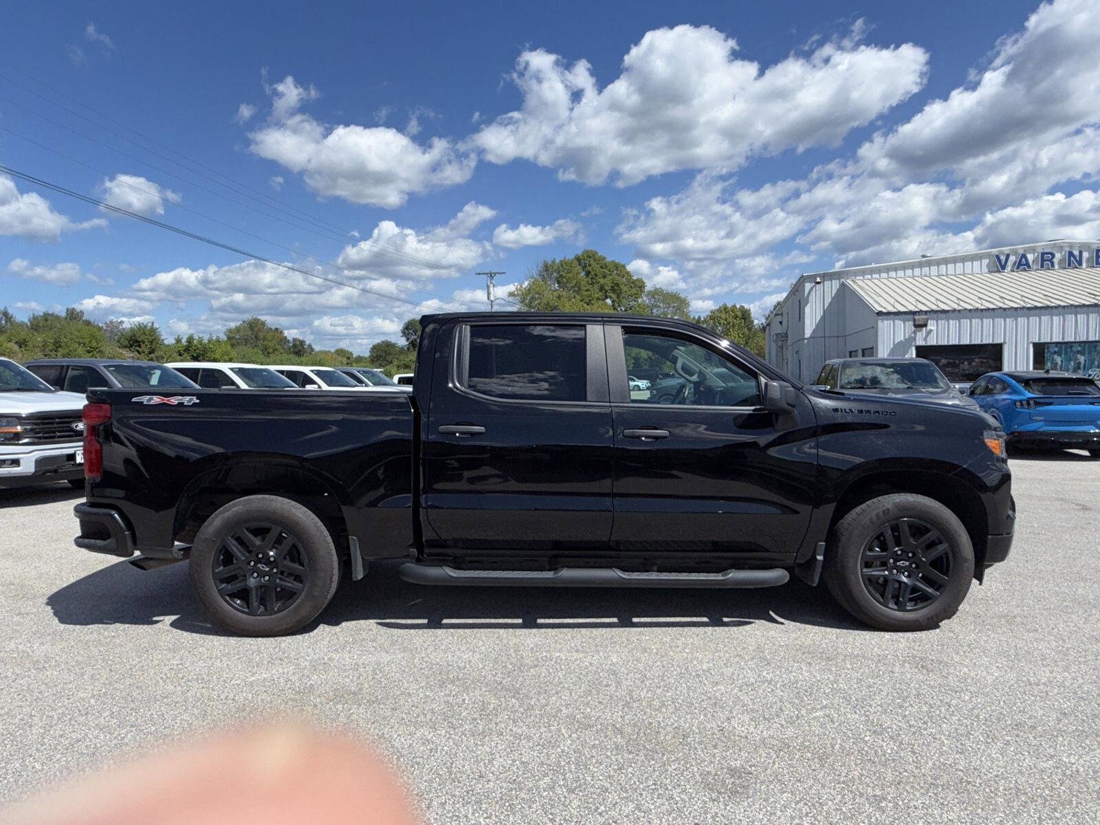 2022 Chevrolet Silverado 1500 Custom photo 4