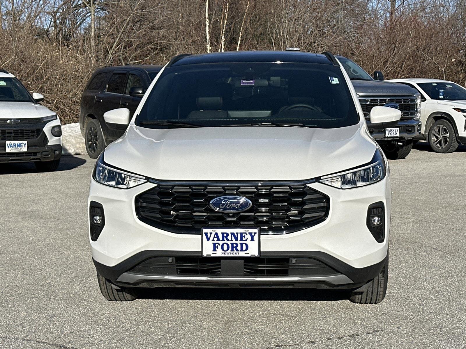 2025 Ford Escape ST-Line Select photo 2