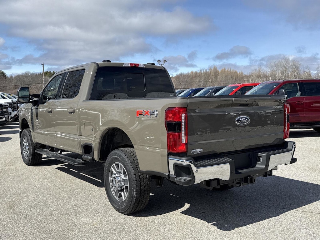 New 2026 Ford Super Duty F-350 SRW LARIAT Truck Crew Cab