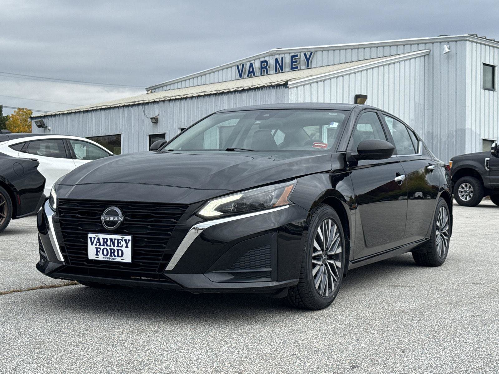 Used 2024 Nissan Altima 2.5 SV Sedan