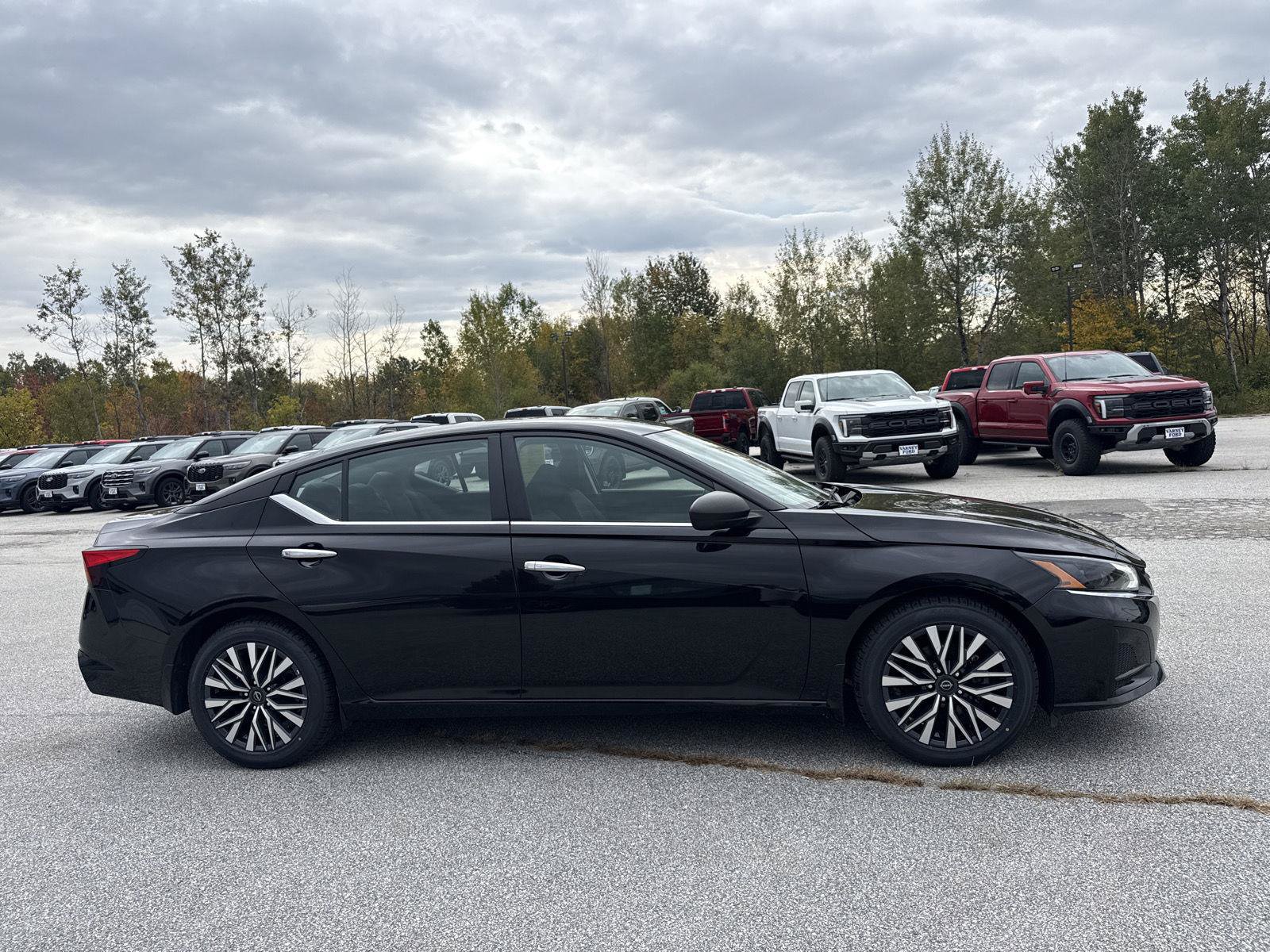 Used 2024 Nissan Altima 2.5 SV Sedan